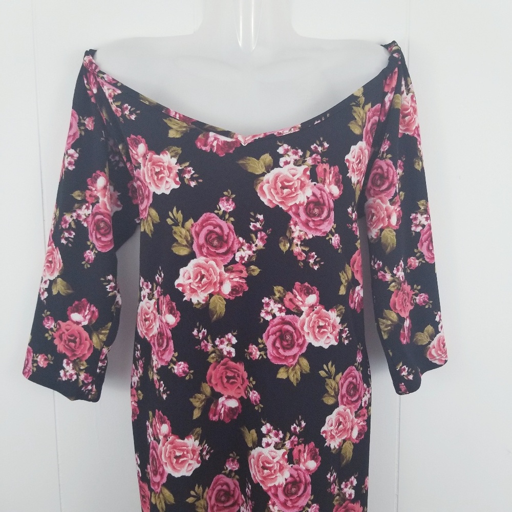 Floral Off The Shoulders Bodycon Dress - Picture 2 of 5